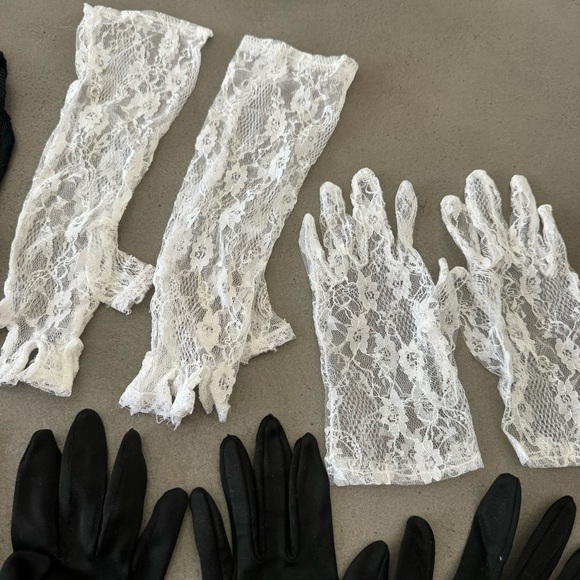 Assorted gloves size small - Picture 2 of 8